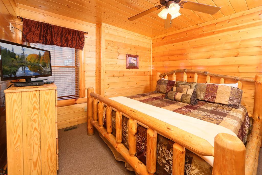 Rising Eagle Lodge - Eight Bedroom Pigeon Forge Exteriör bild