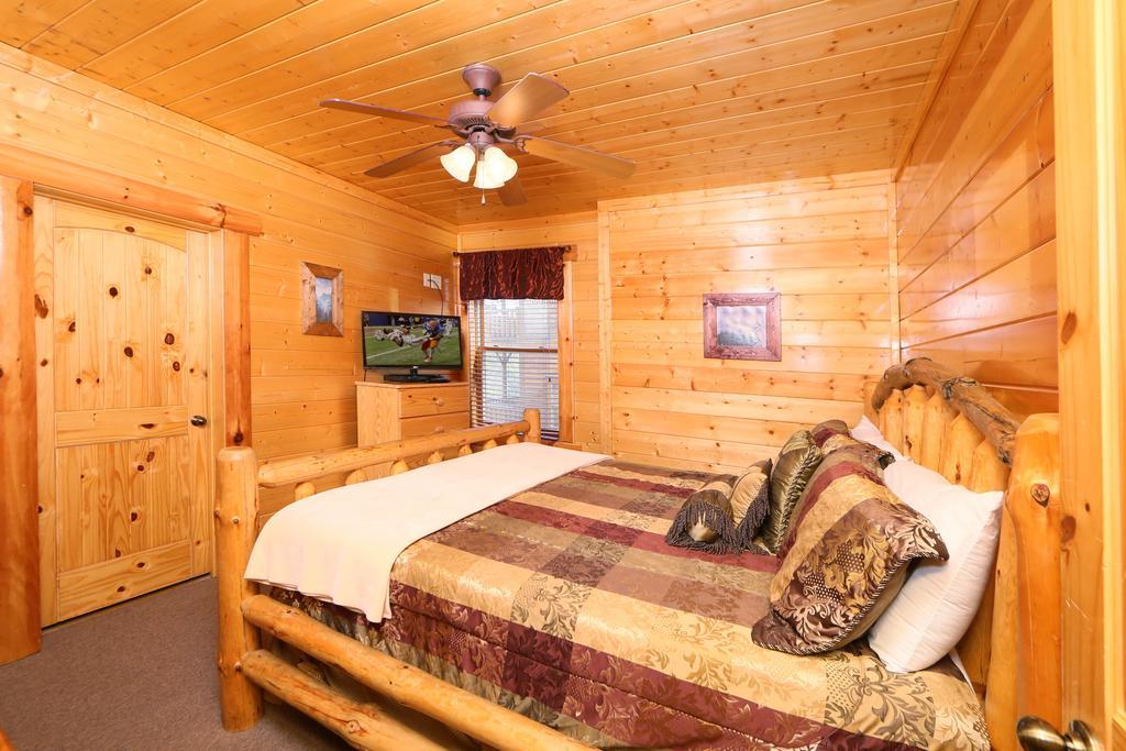 Rising Eagle Lodge - Eight Bedroom Pigeon Forge Exteriör bild