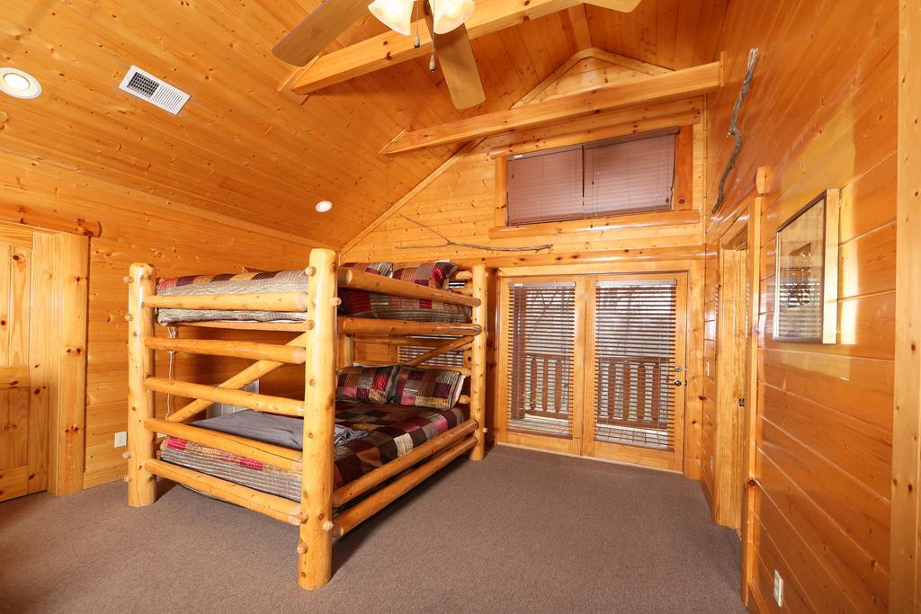Rising Eagle Lodge - Eight Bedroom Pigeon Forge Exteriör bild