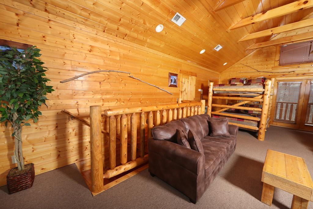 Rising Eagle Lodge - Eight Bedroom Pigeon Forge Exteriör bild